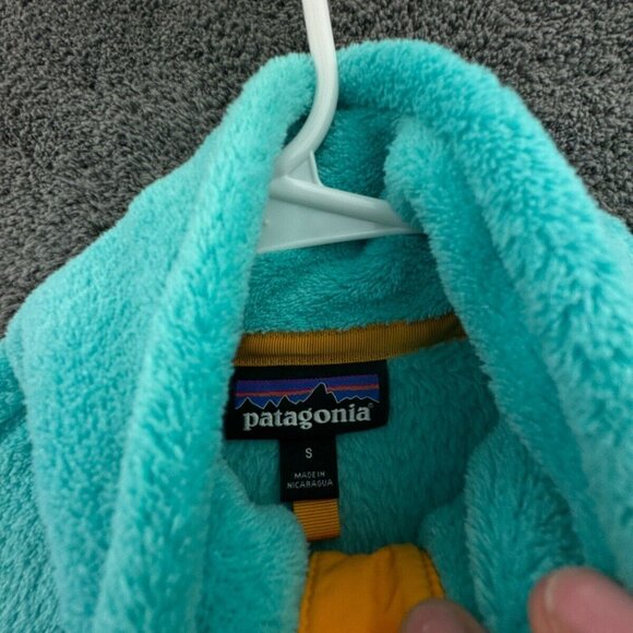 Patagonia Jacket Small Blue Fuzzy Soft Fleece Logo Pullover Women 1/4 Snap - Picture 11 of 15